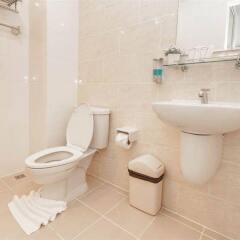 Отель The Cube Boutique Residence Бангкок ванная