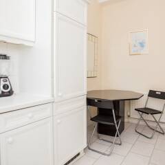 Апартаменты Lovely 2 Bedroom Apartment Near Hyde Park Лондон в номере