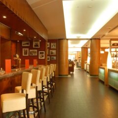 Отель Courtyard by Marriott Tbilisi Грузия, Тбилиси - 5 отзывов об отеле, цены и фото номеров - забронировать отель Courtyard by Marriott Tbilisi онлайн гостиничный бар