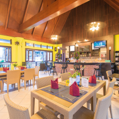 Отель Deevana Patong Resort & Spa гостиничный бар
