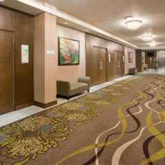 Отель Holiday Inn Vancouver Centre Канада, Ванкувер - отзывы, цены и фото номеров - забронировать отель Holiday Inn Vancouver Centre онлайн интерьер отеля фото 3