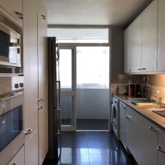 Отель Lisbon Luxe Spacious Flat в номере