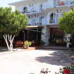 Hotel Nika Horizonti парковка