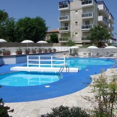 Отель Oxygen Lifestyle Hotel Helvetia Parco Италия, Римини - 5 отзывов об отеле, цены и фото номеров - забронировать отель Oxygen Lifestyle Hotel Helvetia Parco онлайн бассейн фото 3