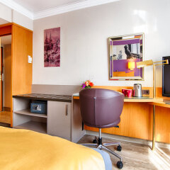 Отель Leonardo Royal Hotel Köln - Am Stadtwald Германия, Кёльн - 8 отзывов об отеле, цены и фото номеров - забронировать отель Leonardo Royal Hotel Köln - Am Stadtwald онлайн сейф в номере