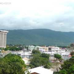 Апартаменты New Kingston CA Guest Apartment VI балкон