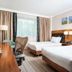 Отель Krakow Hilton Garden Inn Польша, Краков - отзывы, цены и фото номеров - забронировать отель Krakow Hilton Garden Inn онлайн удобства в номере фото 2