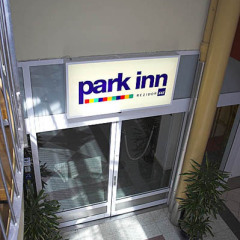 Отель Park Inn By Radisson Stockholm Solna Солна парковка