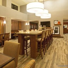 Отель Hampton Inn Ste Minneapolis St Paul Arpt Блумингтон гостиничный бар