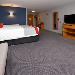 Отель Holiday Inn Express Liverpool-Albert Dock Великобритания, Ливерпуль - отзывы, цены и фото номеров - забронировать отель Holiday Inn Express Liverpool-Albert Dock онлайн сейф в номере