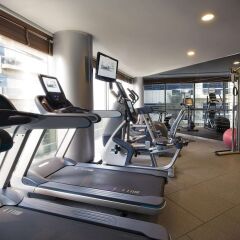 Отель Hilton Creek Дубай фитнесс-зал фото 3