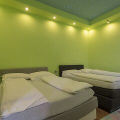 Апартаменты Fanaa Apartment Вена сейф в номере