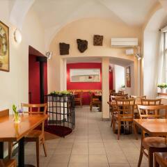 Отель Charles Bridge Residence питание