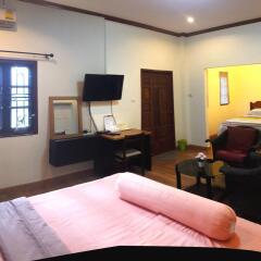 Отель Phuket Airport Suites & Lounge Bar - Club 96 Стандартный номер с различными типами кроватей фото 5