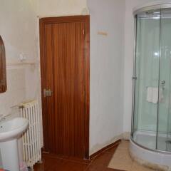 Отель Hostal Panizo Испания, Мадрид - отзывы, цены и фото номеров - забронировать отель Hostal Panizo онлайн ванная