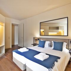 Апартаменты Lisbon Five Stars Apartments 8 Building сейф в номере