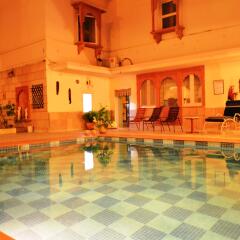 Suryaa Villa - A City Centre Hotel бассейн фото 3