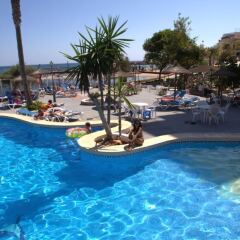 Отель Apartamentos Playa Moreia бассейн