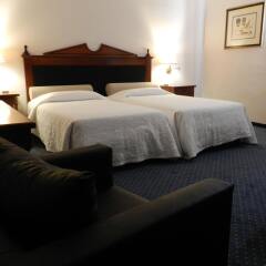 Hotel Federico II - Central Palace сейф в номере