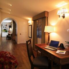 West Beach Inn, a Coast Hotel удобства в номере фото 2