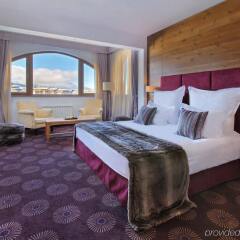 Отель Kempinski Hotel Grand Arena Болгария, Банско - 2 отзыва об отеле, цены и фото номеров - забронировать отель Kempinski Hotel Grand Arena онлайн комната для гостей фото 2