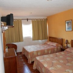 Hotel Suites Ixtapa Plaza сейф в номере