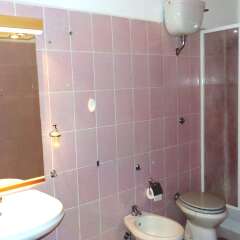 Отель Tourist House Италия, Остия-Антика - отзывы, цены и фото номеров - забронировать отель Tourist House онлайн ванная фото 2