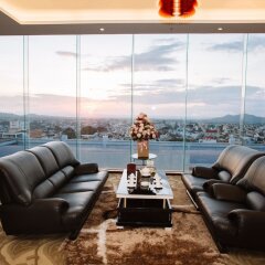Отель Hai Ba Trung Hotel and Spa Вьетнам, Буонматхуот - отзывы, цены и фото номеров - забронировать отель Hai Ba Trung Hotel and Spa онлайн гостиничный бар