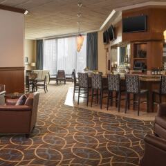 Отель Sheraton Hotel Columbus Capitol Square США, Колумбус - отзывы, цены и фото номеров - забронировать отель Sheraton Hotel Columbus Capitol Square онлайн гостиничный бар
