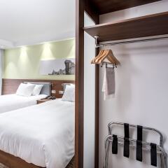 Отель Hampton by Hilton Gdansk Oliwa удобства в номере фото 3