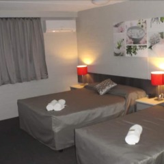 Browns Plains Hotel комната для гостей