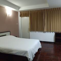 Отель Le Vanvarothai Saladaeng Residence Бангкок комната для гостей фото 4