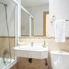 Отель Hostal INTER Puerta del Sol ванная