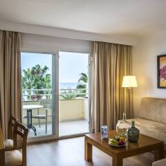 Отель COOEE Aparthotel & Suites Cap de Mar комната для гостей фото 3