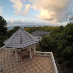 Отель All Nations Guesthouse пляж