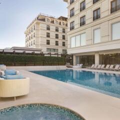 Wyndham Grand Istanbul Kalamis Marina Турция, Стамбул - 7 отзывов об отеле, цены и фото номеров - забронировать отель Wyndham Grand Istanbul Kalamis Marina онлайн бассейн фото 2