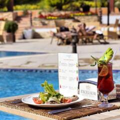 Отель Excelsior Hotel & Spa Baku Азербайджан, Баку - 7 отзывов об отеле, цены и фото номеров - забронировать отель Excelsior Hotel & Spa Baku онлайн бассейн фото 2