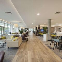 Отель Hampton by Hilton London Stansted Airport гостиничный бар