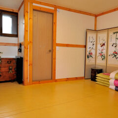 Отель Sodam Hanok Guesthouse фитнесс-зал
