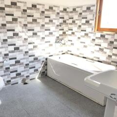 Отель Yoho Elephant Villa Galle Guest House ванная