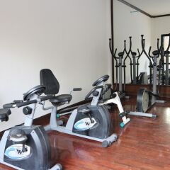 Отель Southern Lanta Resort фитнесс-зал фото 2