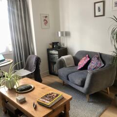 Апартаменты 2 Bedroom Apartment Near Hove Seafront комната для гостей фото 2