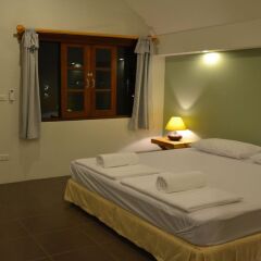 Отель Phuket Campground сейф в номере
