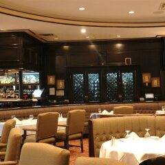 Отель Holiday Resort And Spa Тамунинг гостиничный бар