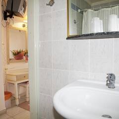 Отель Theonia Hotel Греция, Кос - 1 отзыв об отеле, цены и фото номеров - забронировать отель Theonia Hotel онлайн ванная фото 2