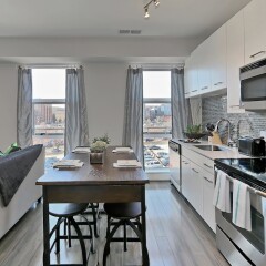 Отель Nice 1BR w/ Pool + Gym South Capitol в номере фото 2