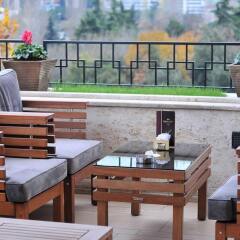Отель MonarC Hotel Албания, Тирана - отзывы, цены и фото номеров - забронировать отель MonarC Hotel онлайн балкон