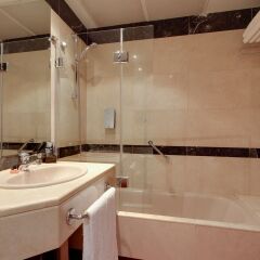 Отель Rafaelhoteles Ventas ванная фото 2