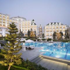 Отель Vinpearl Resort & Spa Ha Long бассейн