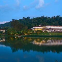 Отель Cinnamon Citadel Kandy Канди приотельная территория